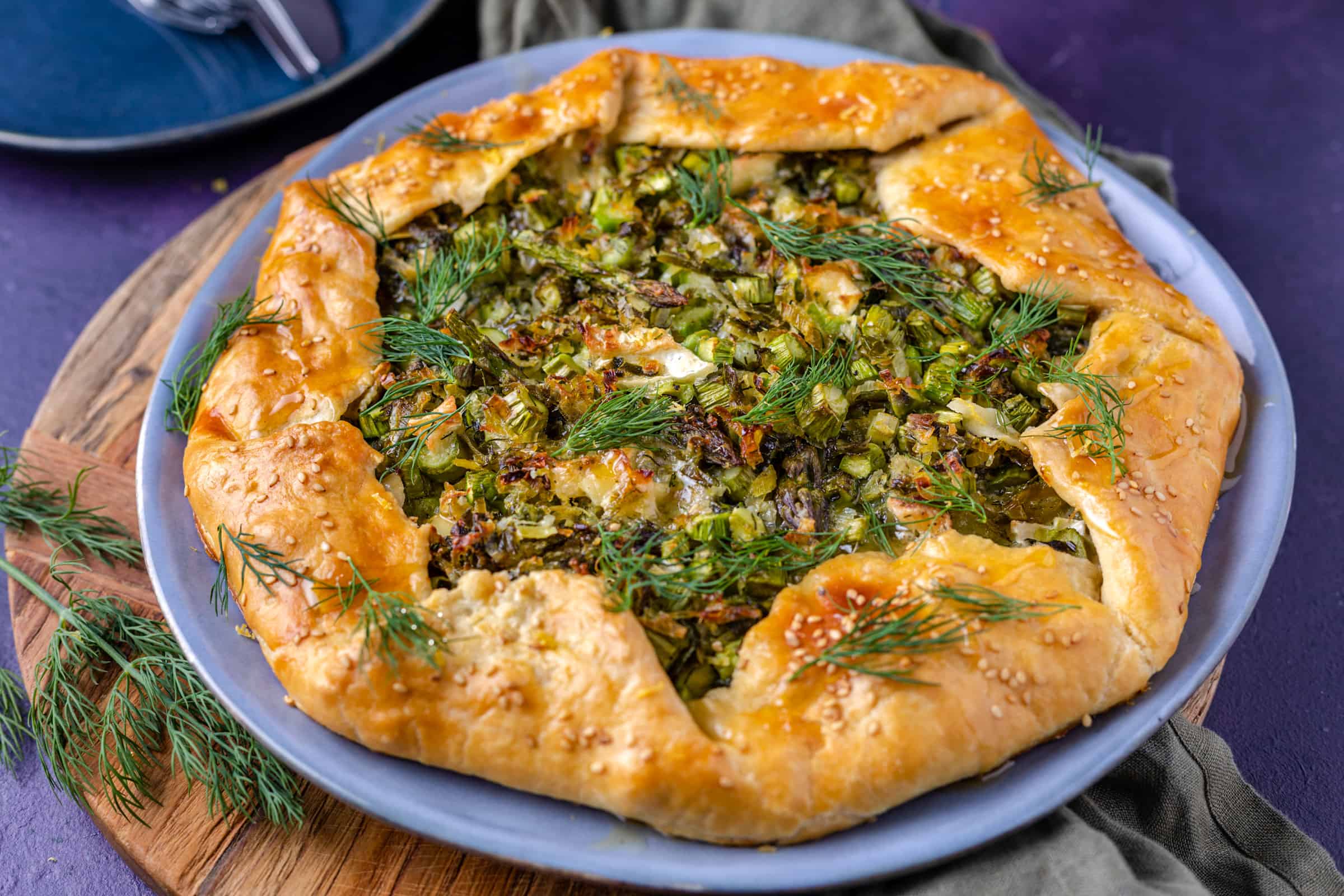 Galette with green asparagus and brie