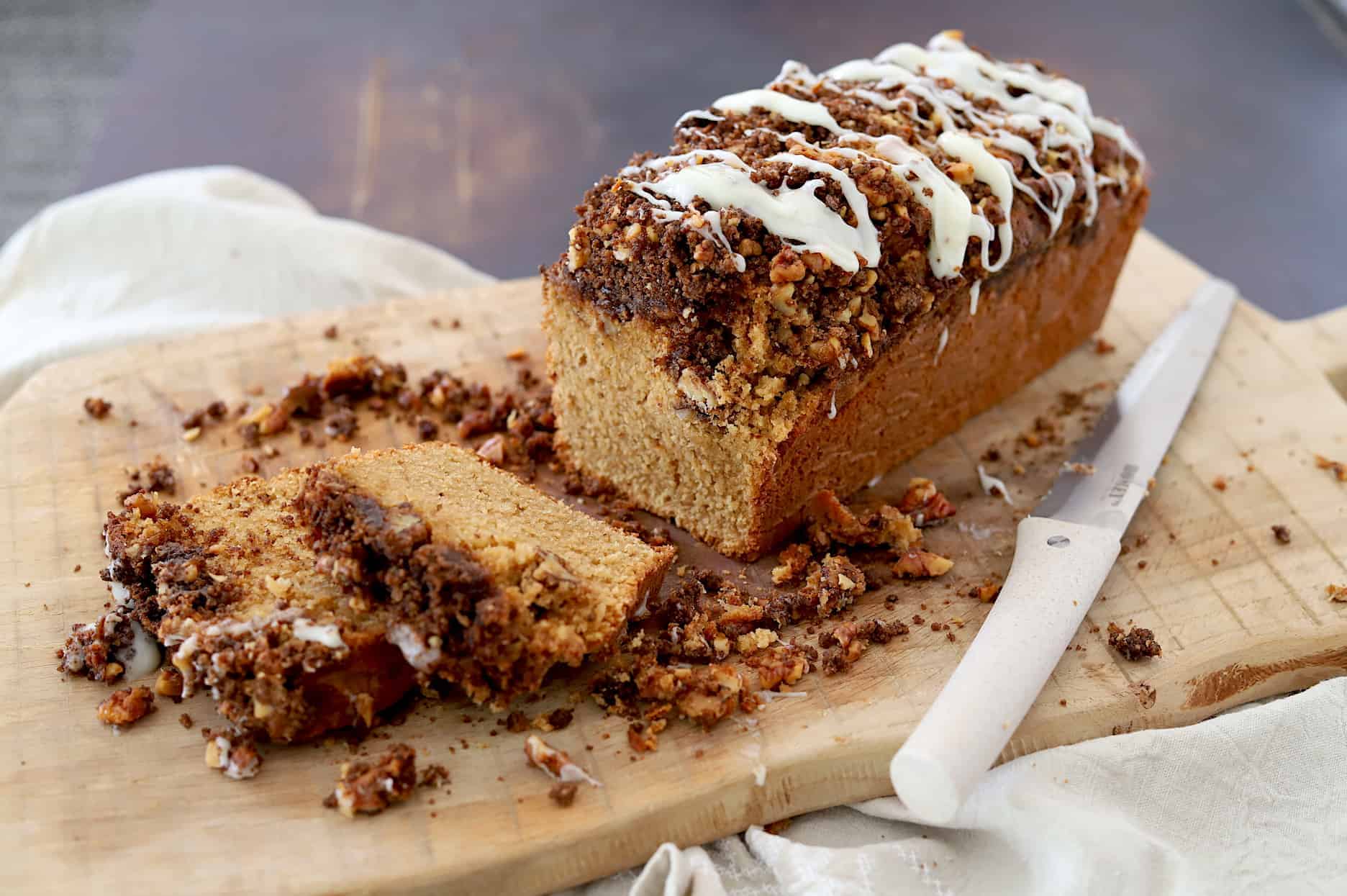 Coffee cake with walnut coffee crumble