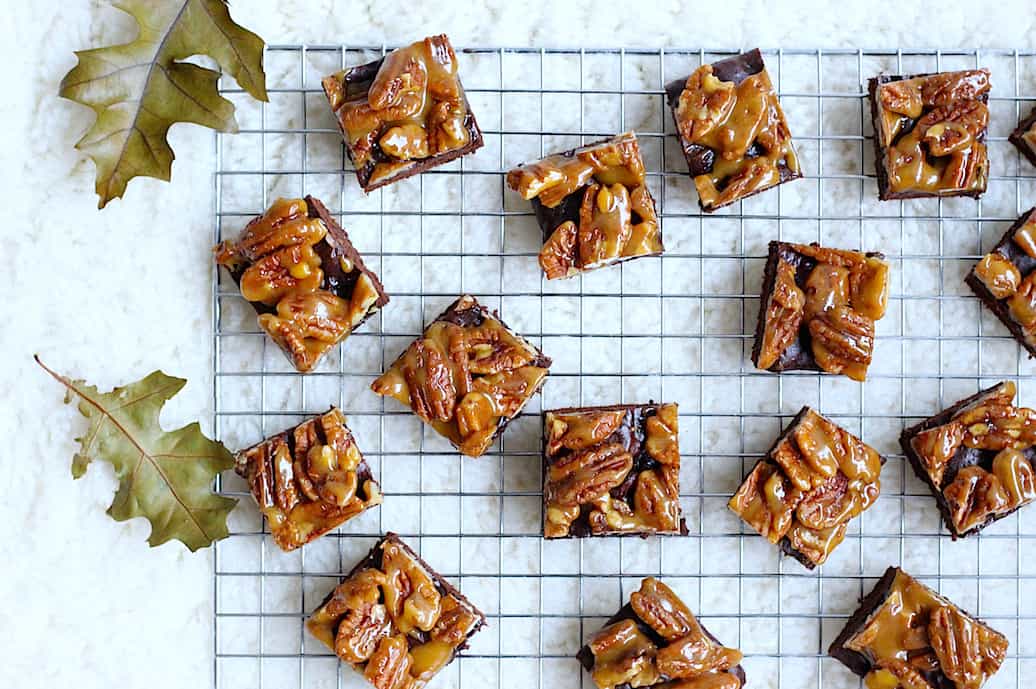 Pumpkin brownies with caramelized pecans